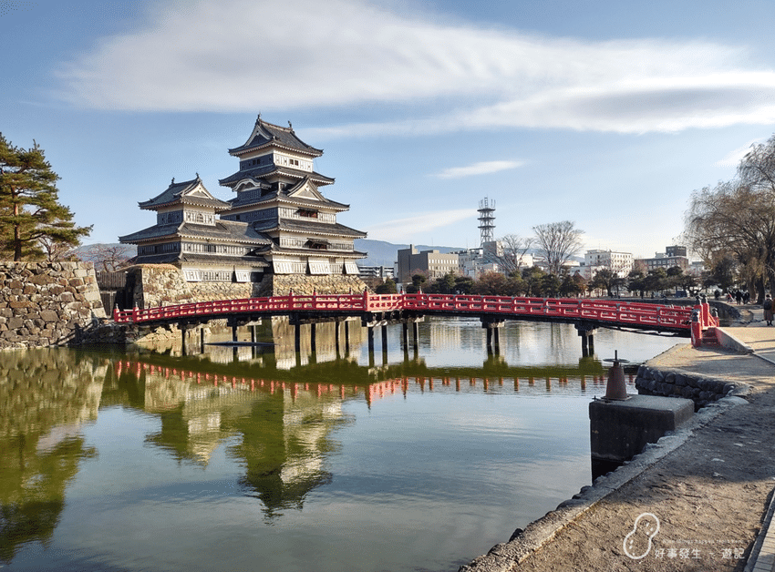 一城、一橋、一倒影，絕美松本城